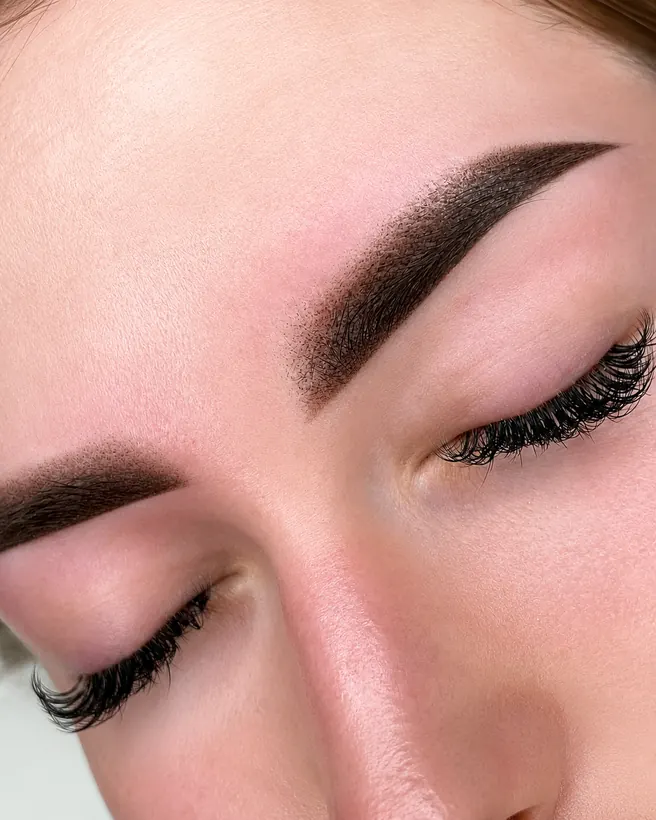 Sopracciglia dall'effetto naturale